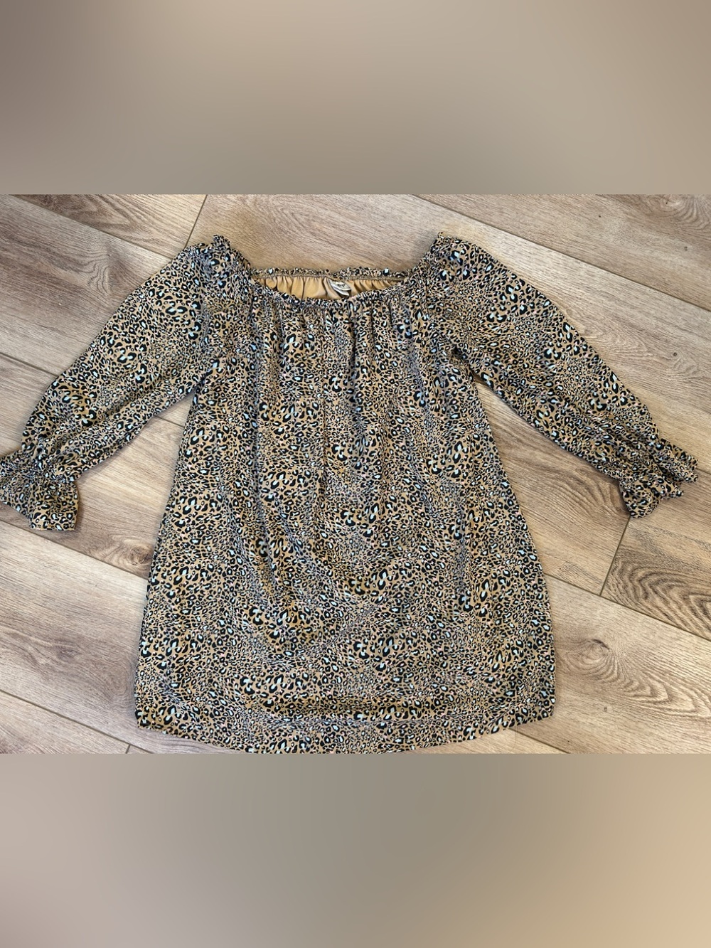 Daytrip Leopard Print Off-Shoulder Tunic /Dress Ruffle sleeve lined med